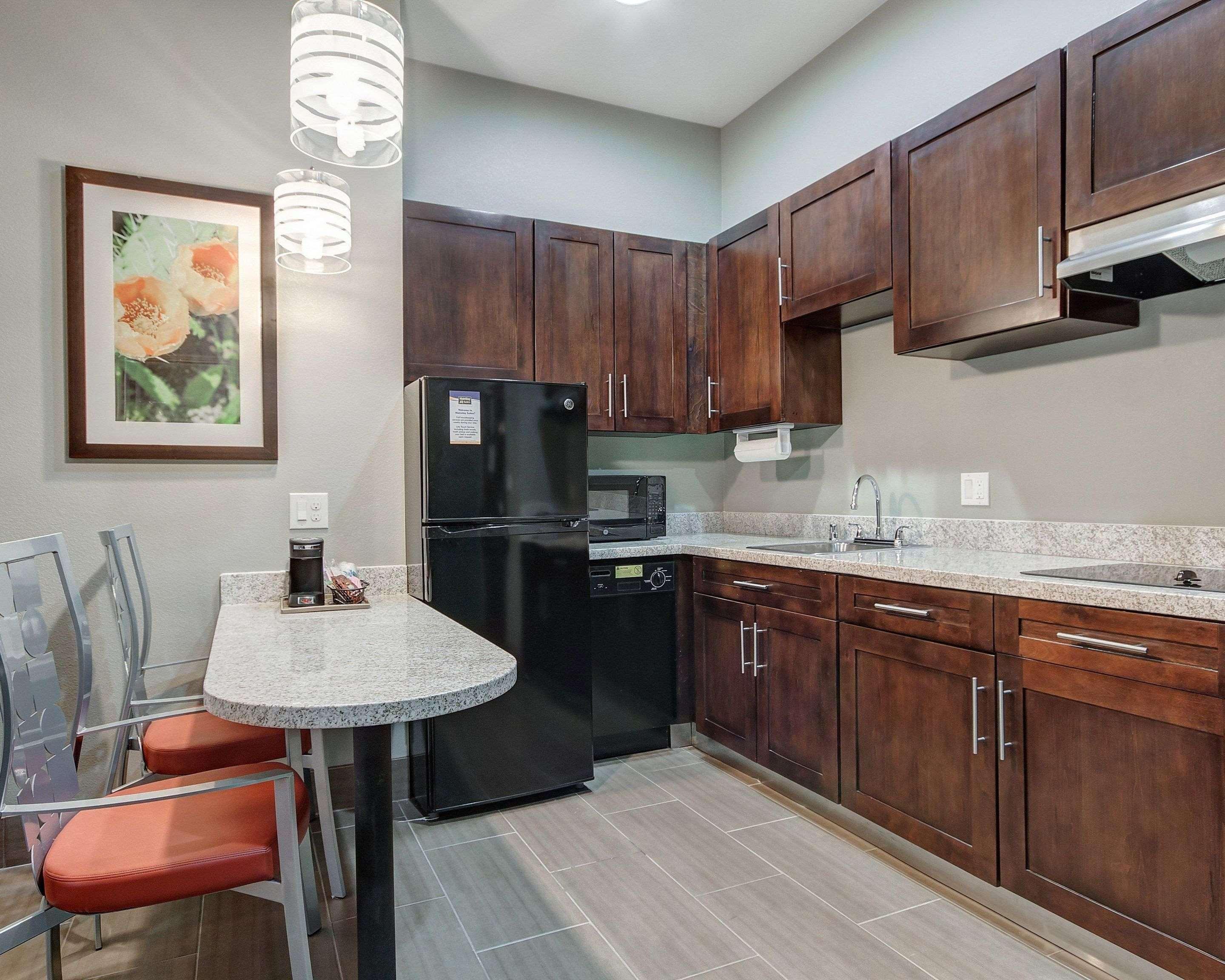 Mainstay Suites Hobbs Exteriör bild